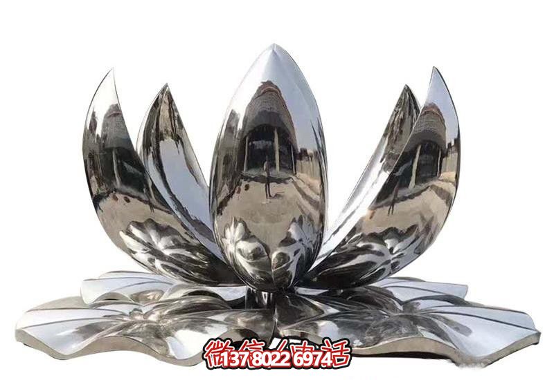 鏡面不銹鋼蓮花雕塑，為公園帶來活力