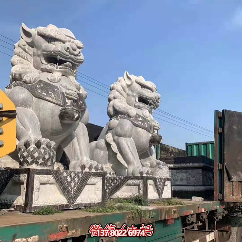 青石制大型仿真獅子雕塑，為鎮宅增添獨特魅力