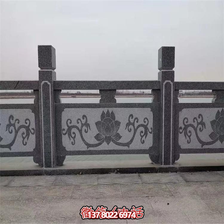 花崗巖護欄——完美結(jié)合精美雕刻與經(jīng)典欄桿扶手，為寺廟景點帶來外觀華麗的裝飾