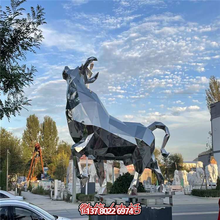 大型不銹鋼牛雕塑，拋光切面