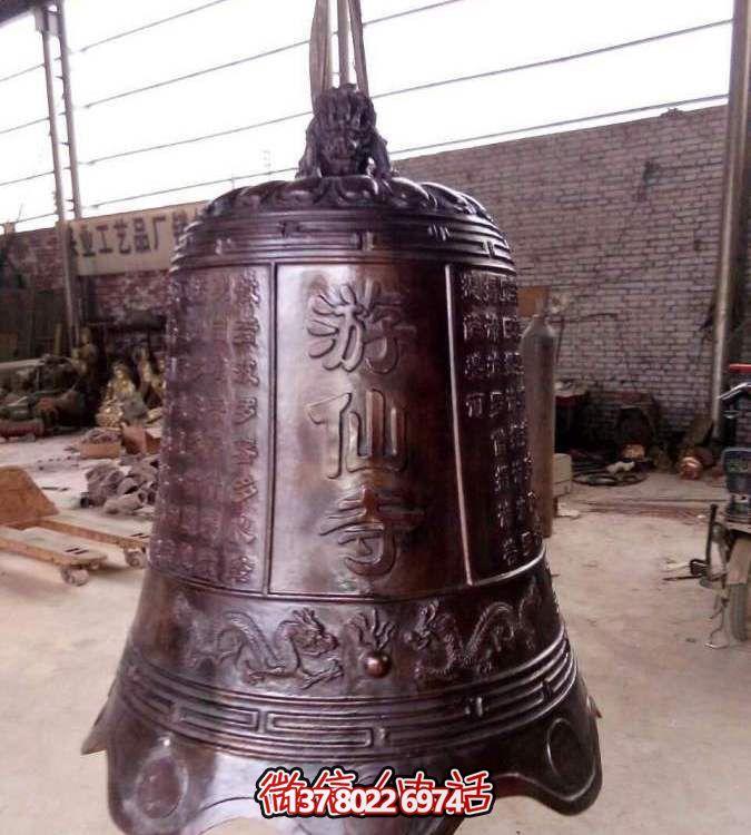 傳統(tǒng)工藝精雕黃銅掛鐘，傳承古老祈福文化