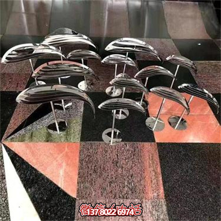 抽象不銹鋼小魚(yú)雕塑，點(diǎn)綴水景戶(hù)外景觀(guān)