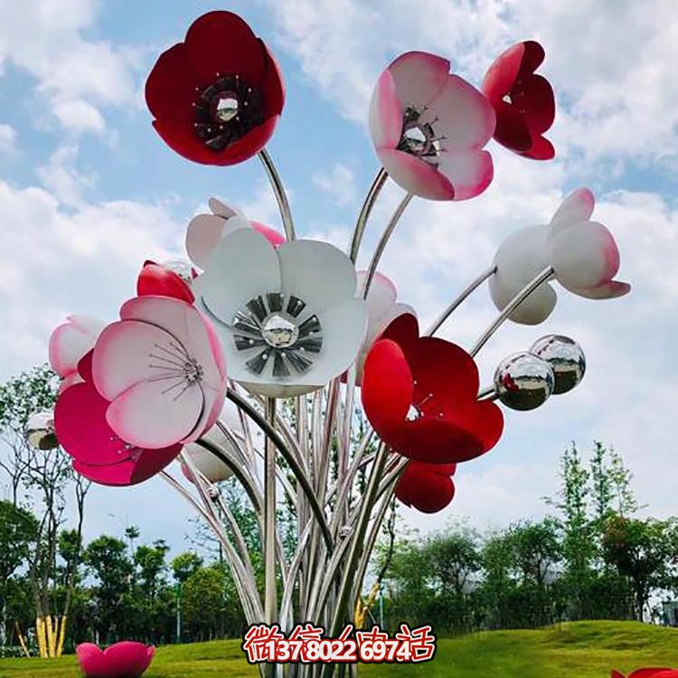 不銹鋼彩繪大型花朵雕塑，為景區(qū)廣場增添色彩
