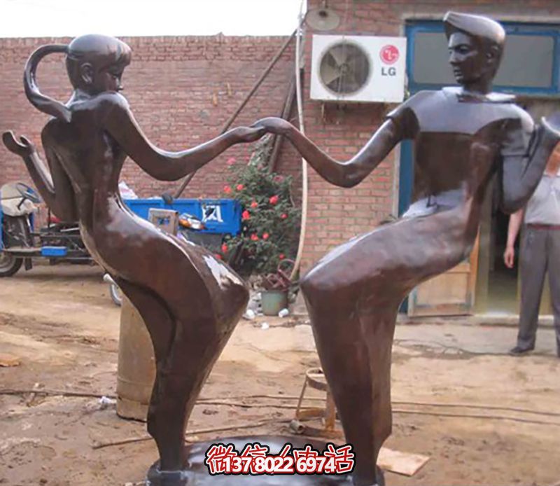 玻璃鋼仿雕塑抽象人物跳舞雕塑給情侶帶來(lái)更多的浪漫