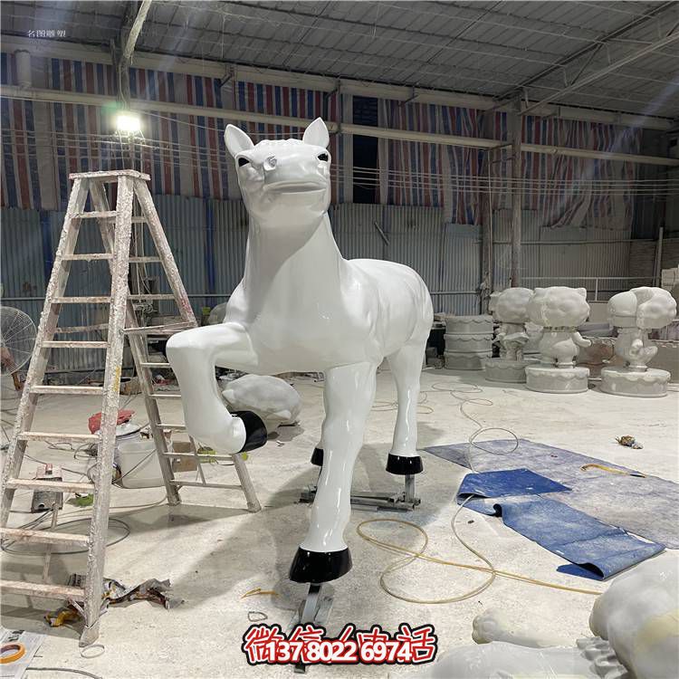 玻璃鋼馬雕塑，點綴戶外園林