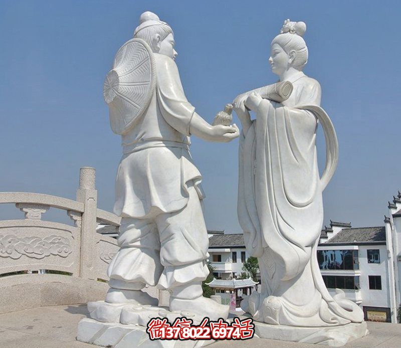 古代牛郎織女石雕，擺放于花園廣場，帶來漢白玉般的浪漫氣息