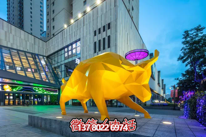 玻璃鋼彩繪雕塑讓你的廣場現象級創意牛！