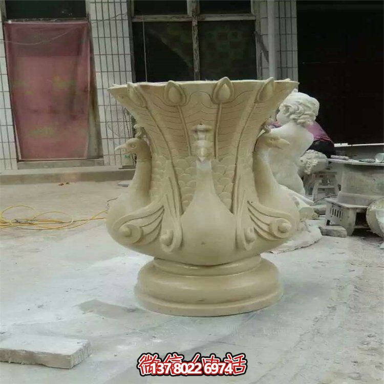 石雕孔雀歐式花盆，讓你的小區別墅園林更添精致