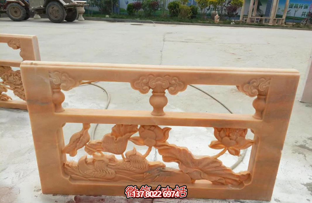 紅色浮雕護(hù)欄，點(diǎn)綴陽臺庭院裝飾