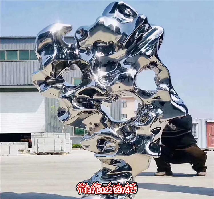 “創意不銹鋼太湖石雕塑給您的公園和景區增添一份精彩”