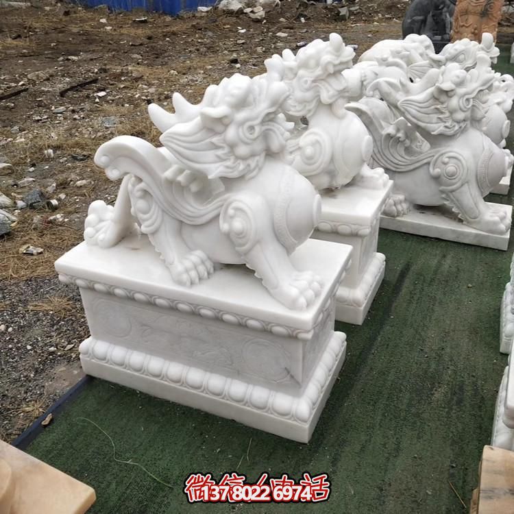 漢白玉貔貅雕塑，門(mén)口裝飾打造質(zhì)感庭院