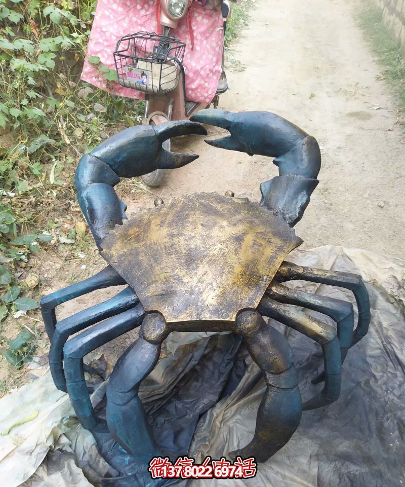 街道擺放的站立的不銹鋼創(chuàng)意螃蟹雕塑